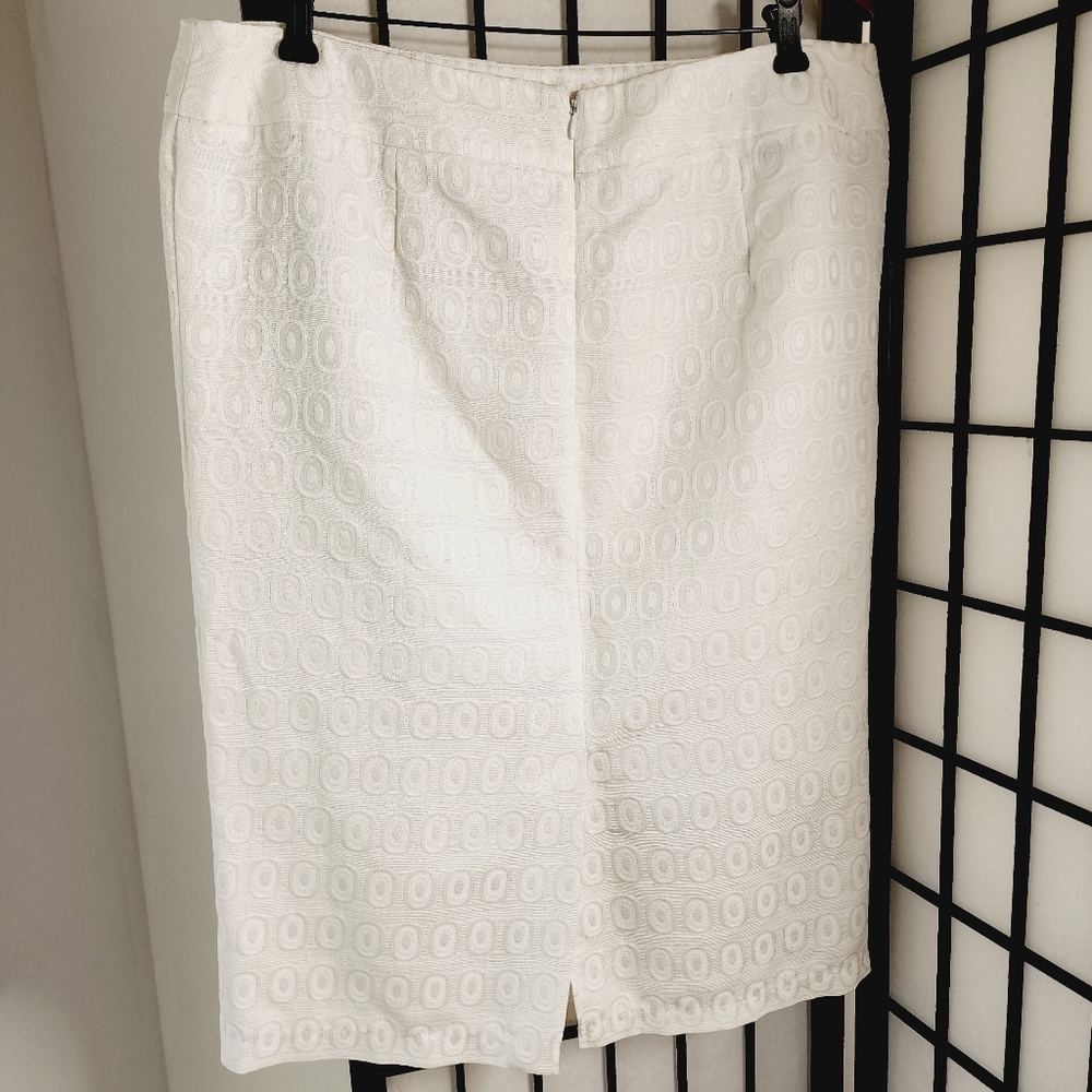 Ashley Stewart 16-White Textured Skirt Suit Church Mother of the Bride Business - Picture 7 of 11